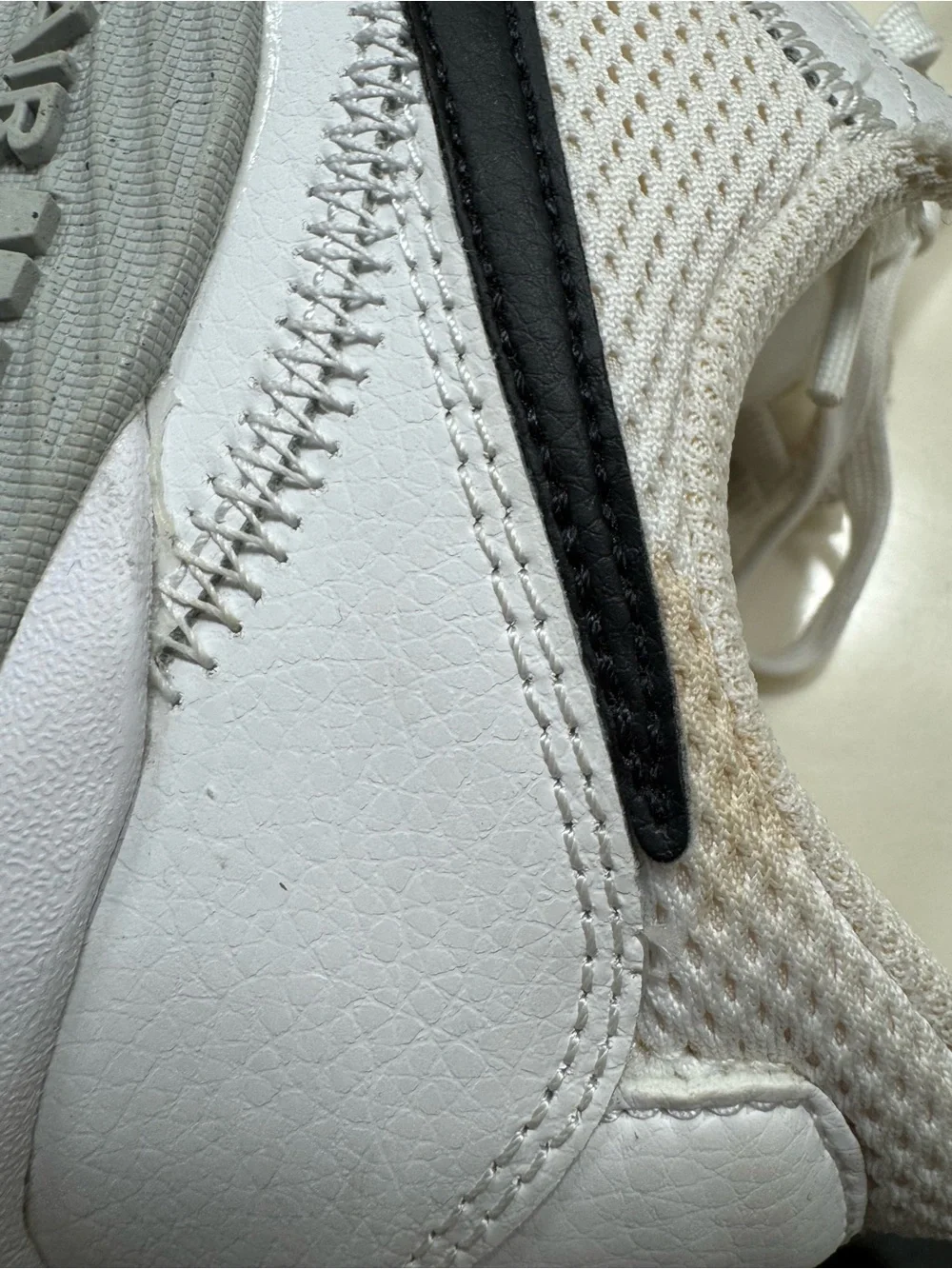 Nike Air Max Excee Sneaker White Black 8.5